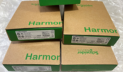 كيف تقارن وحدات التحكم المنطقية القابلة للبرمجة (PLCs) من شنايدر إلكتريك بوحدات هانيويل وفوكسبورو؟